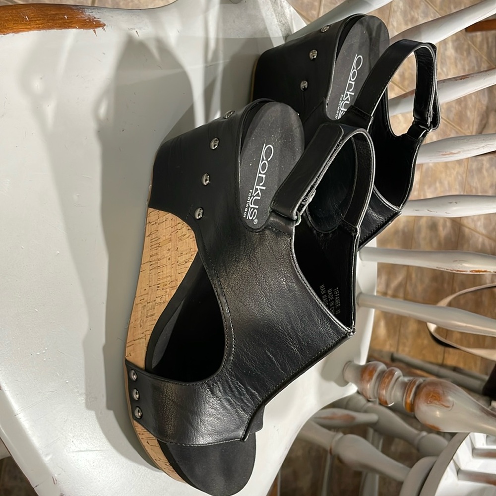 Black Wedges, like new, corkys, comfortable